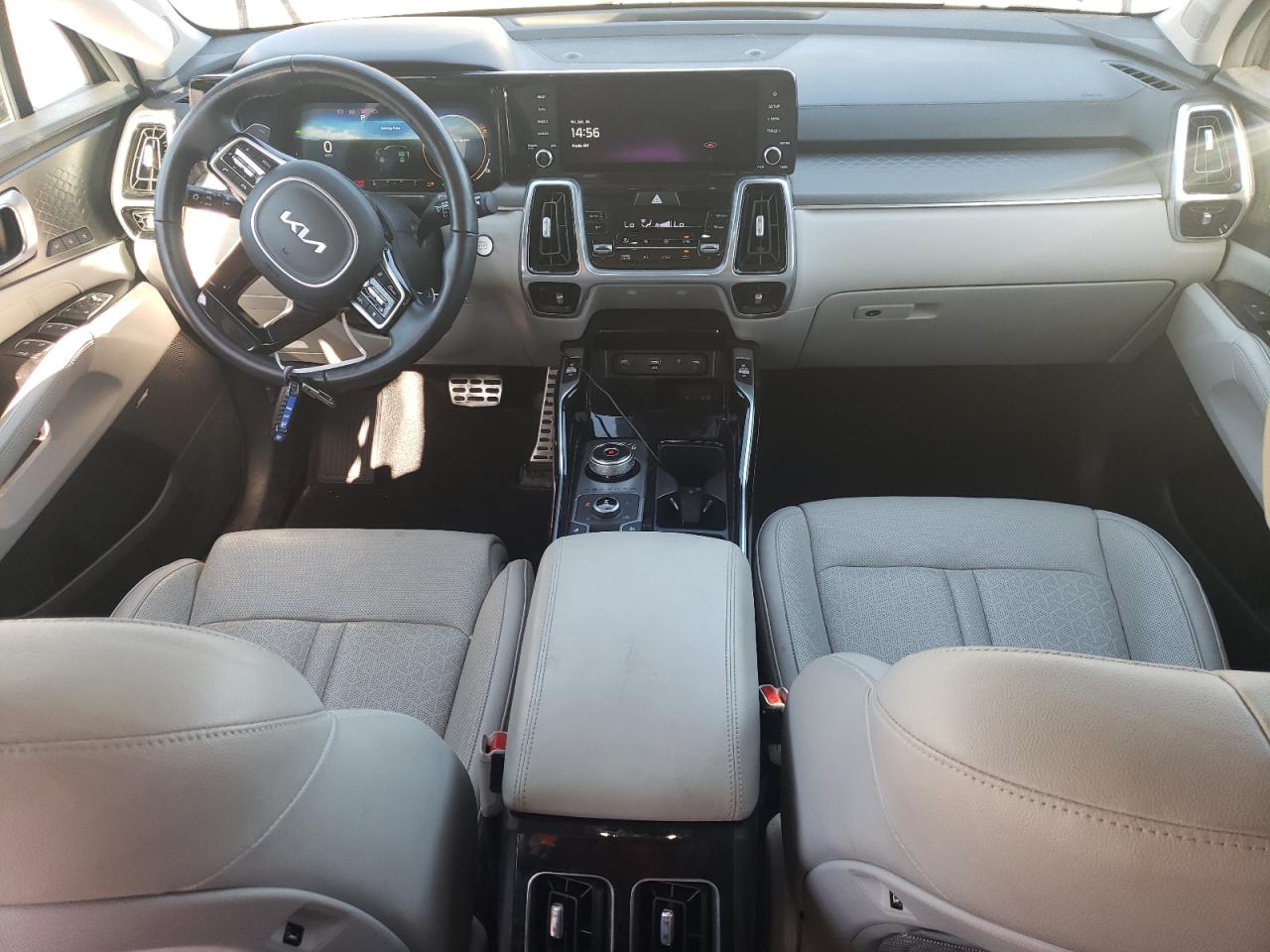 2023 Kia Sorento - Image 8