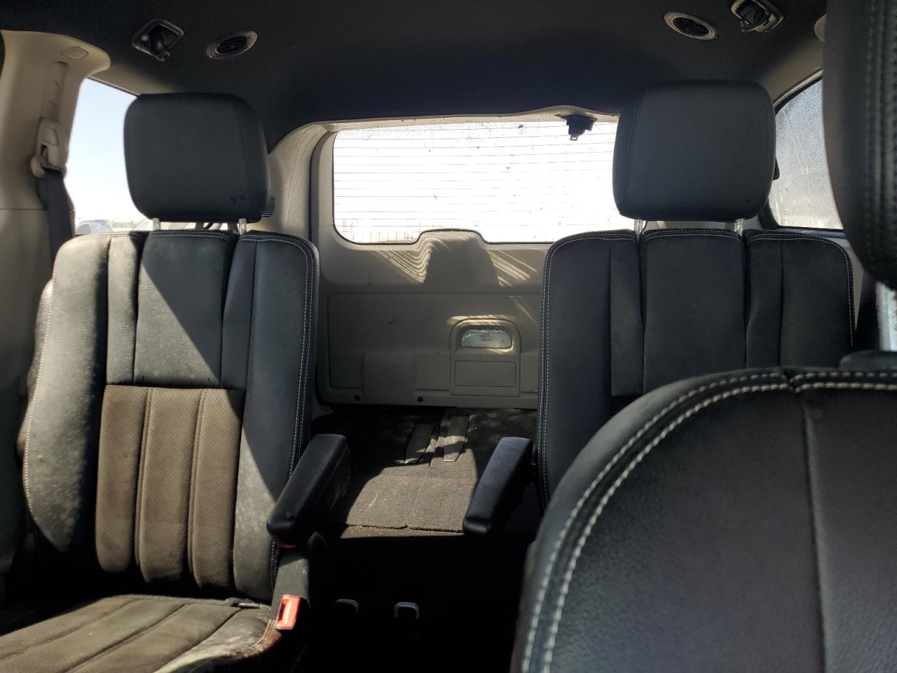 2019 Dodge Caravan - Image 10