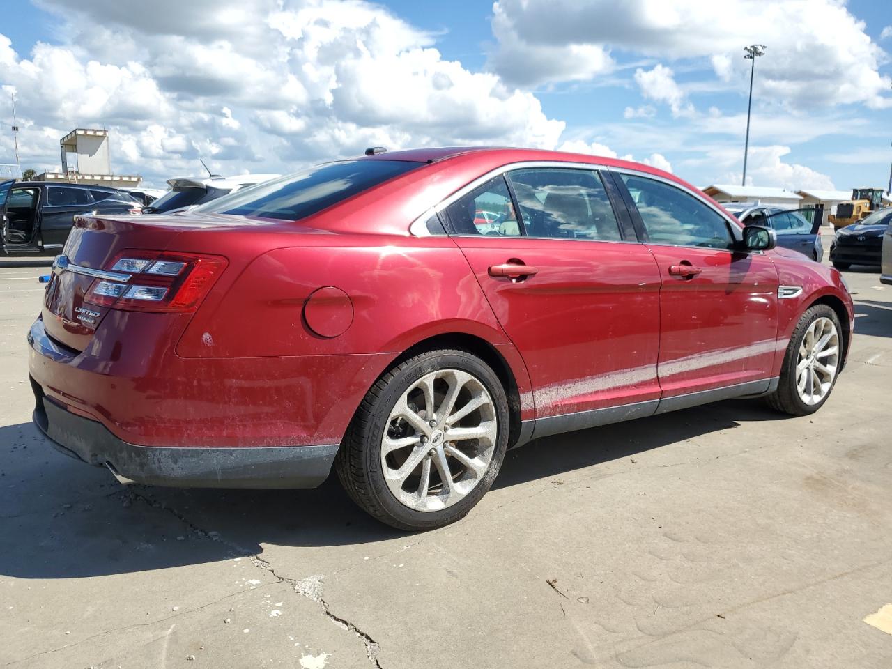 2018 Ford Taurus - Image 3