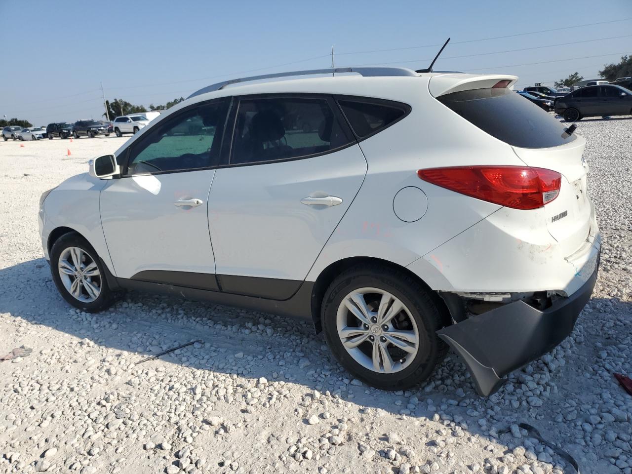 2013 Hyundai Tucson - Image 2