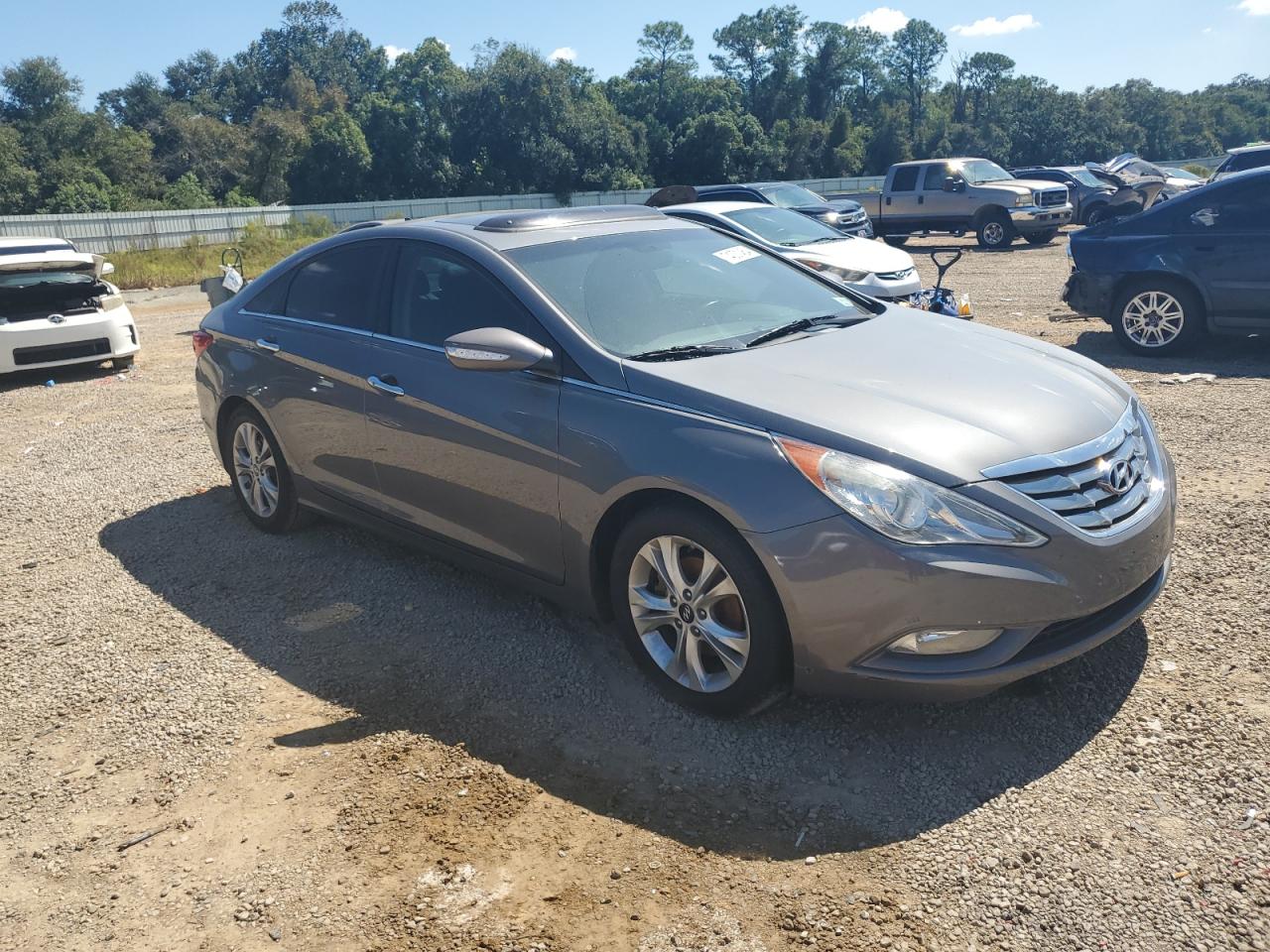 2011 Hyundai Sonata - Image 4