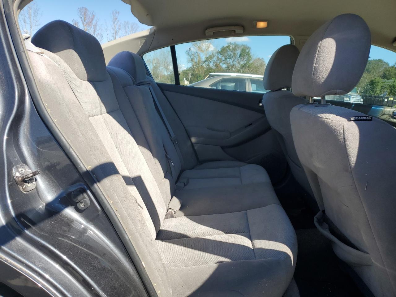2009 Nissan Altima - Image 10