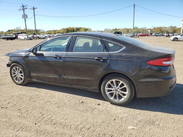 3FA6P0HDXLR110738 Ford Fusion SE 2