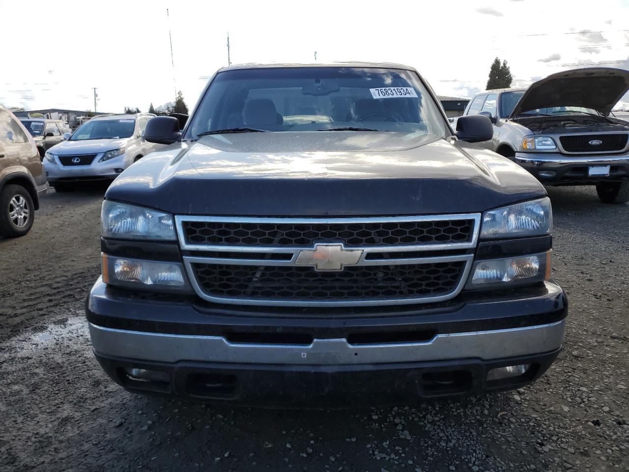 2006 Chevrolet Silverado - Image 5