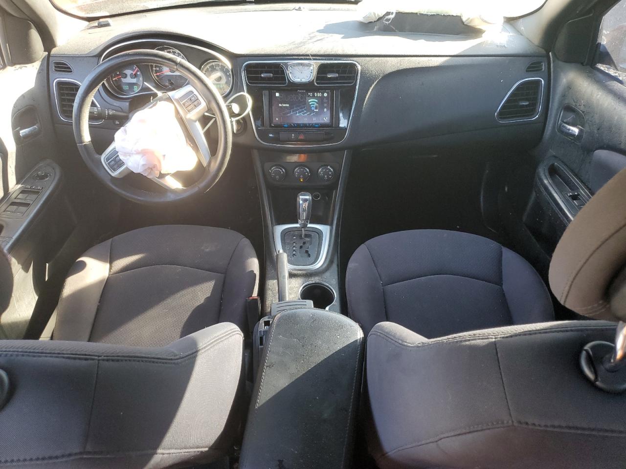 2013 Chrysler 200 - Image 8