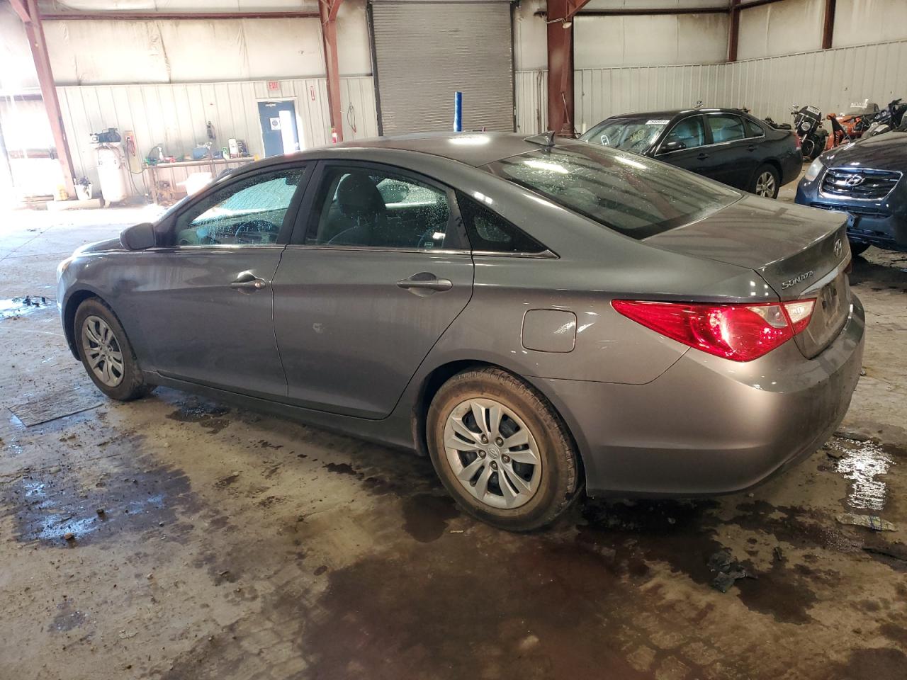 2012 Hyundai Sonata - Image 2