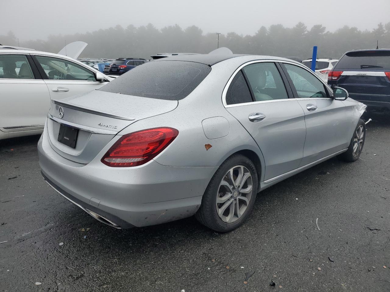 VIN 55SWF4KB4GU112664 2016 MERCEDES-BENZ C-CLASS no.3