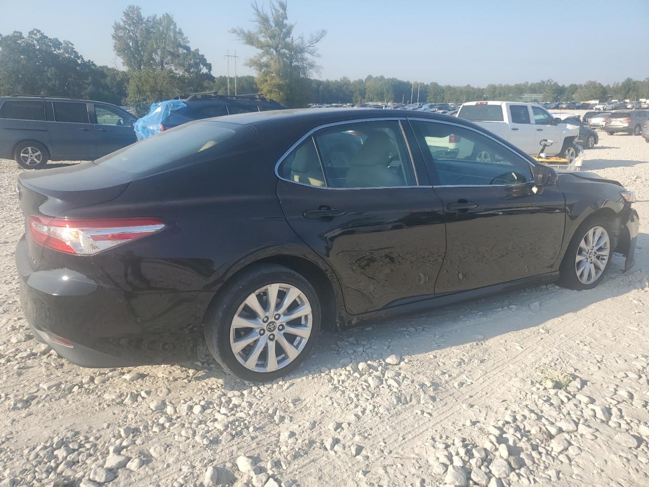 VIN 4T1B11HK8JU016664 2018 TOYOTA CAMRY no.3