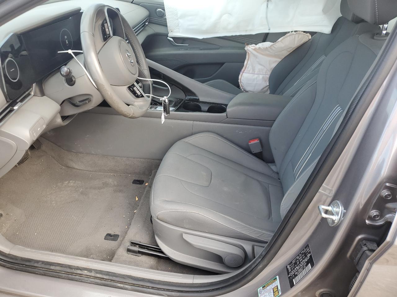 2023 Hyundai Elantra - Image 7