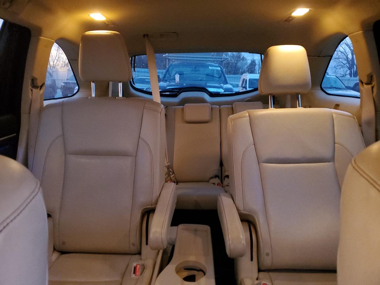 2016 Toyota Highlander - Image 9