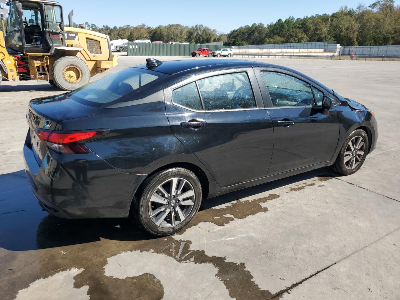2021 Nissan Versa - Image 3