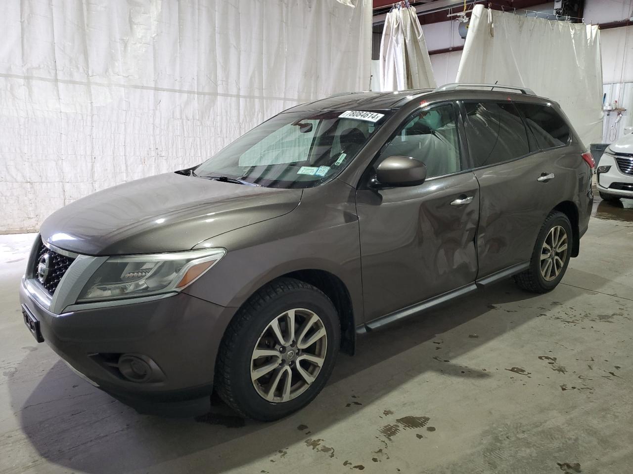2016 Nissan Pathfinder - Image 1