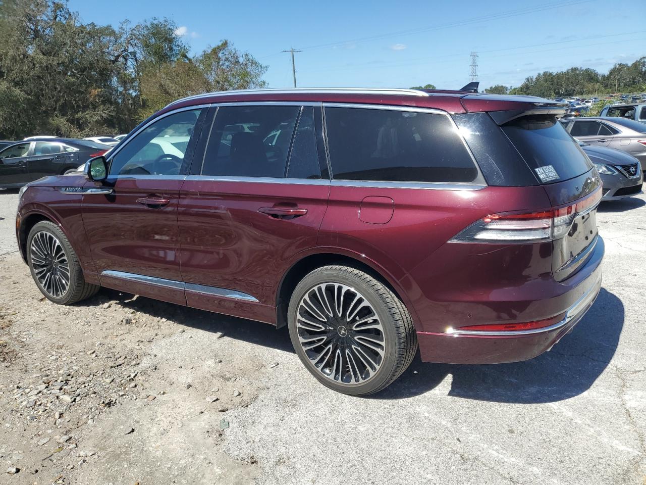 2021 Lincoln Aviator - Image 2