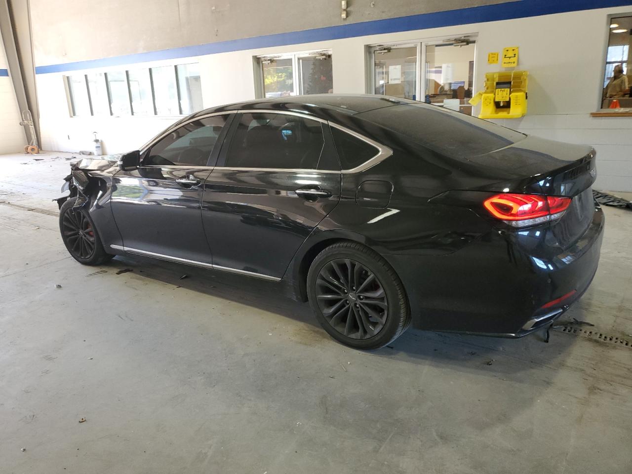 2016 Hyundai Genesis - Image 2