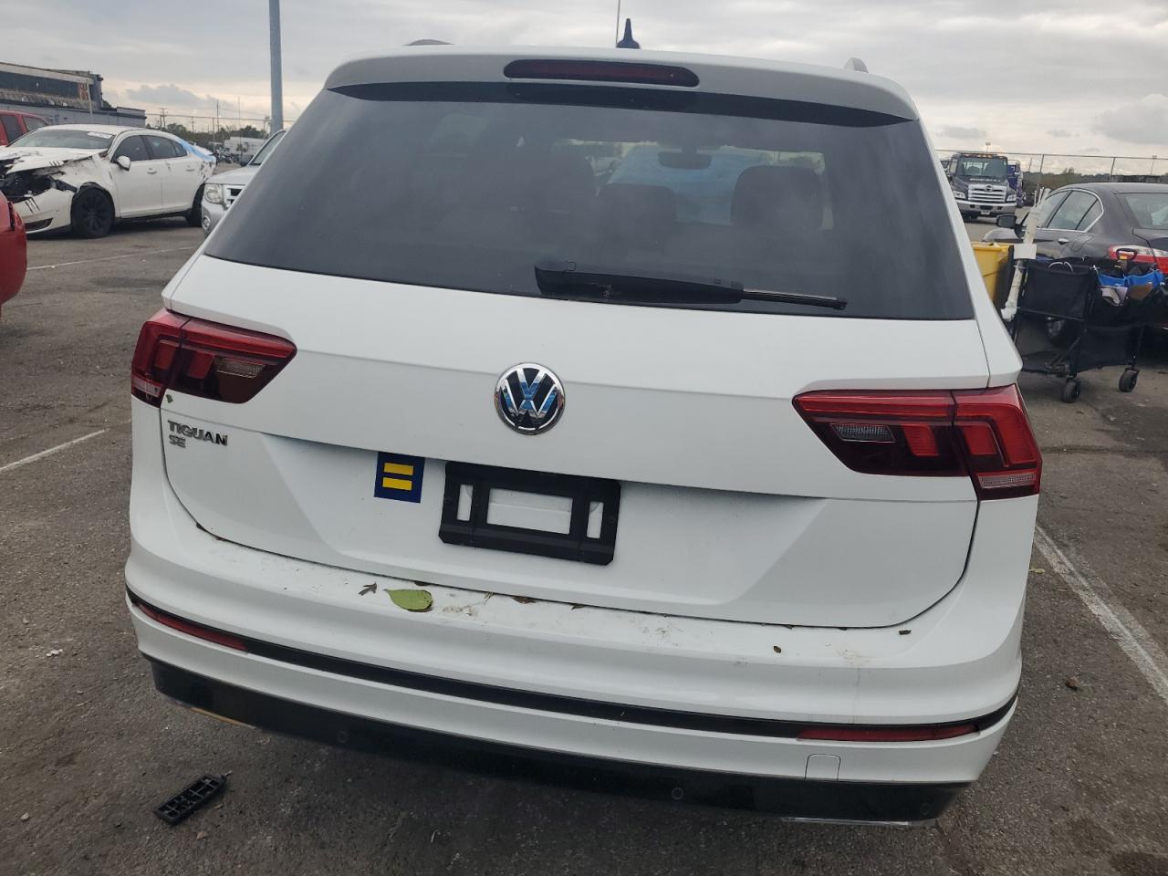 3VV3B7AX3LM178404 2020 Volkswagen Tiguan Se