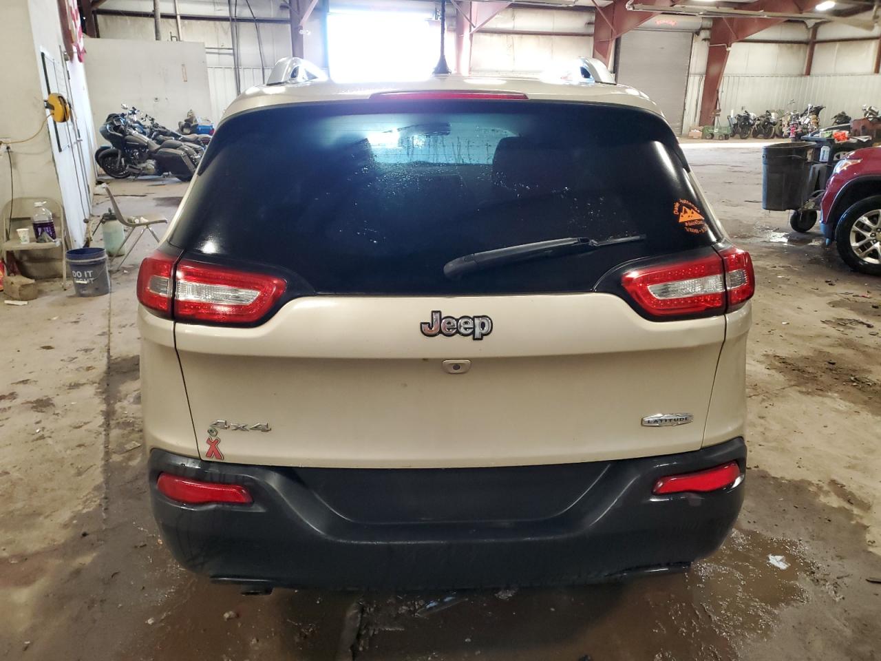 2015 Jeep Cherokee Latitude VIN: 1C4PJMCB3FW679137 Lot: 75394954