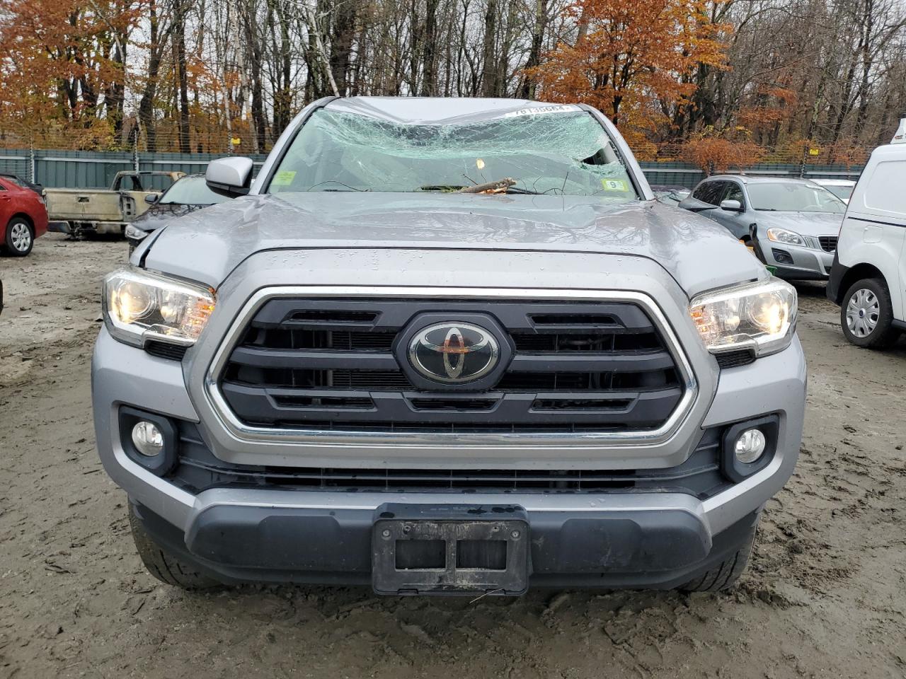 2018 Toyota Tacoma - Image 5