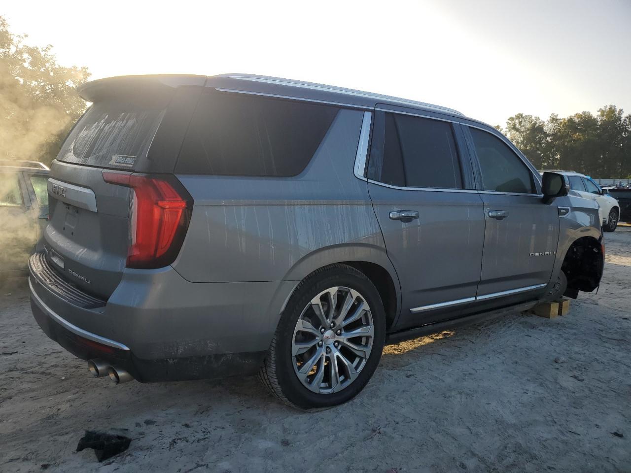 2022 GMC Yukon - Image 3
