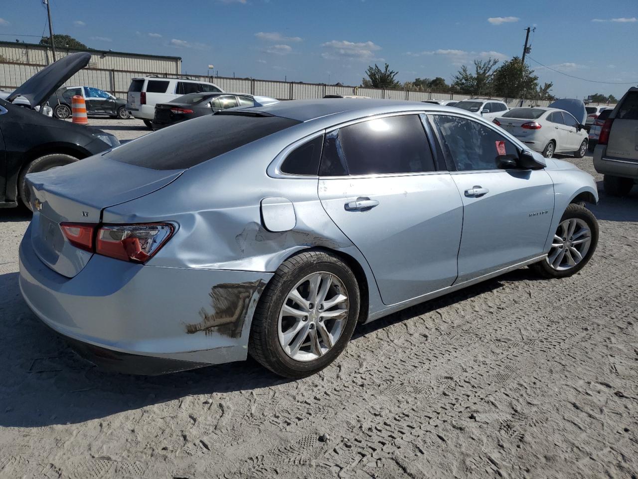 2017 Chevrolet Malibu - Image 3