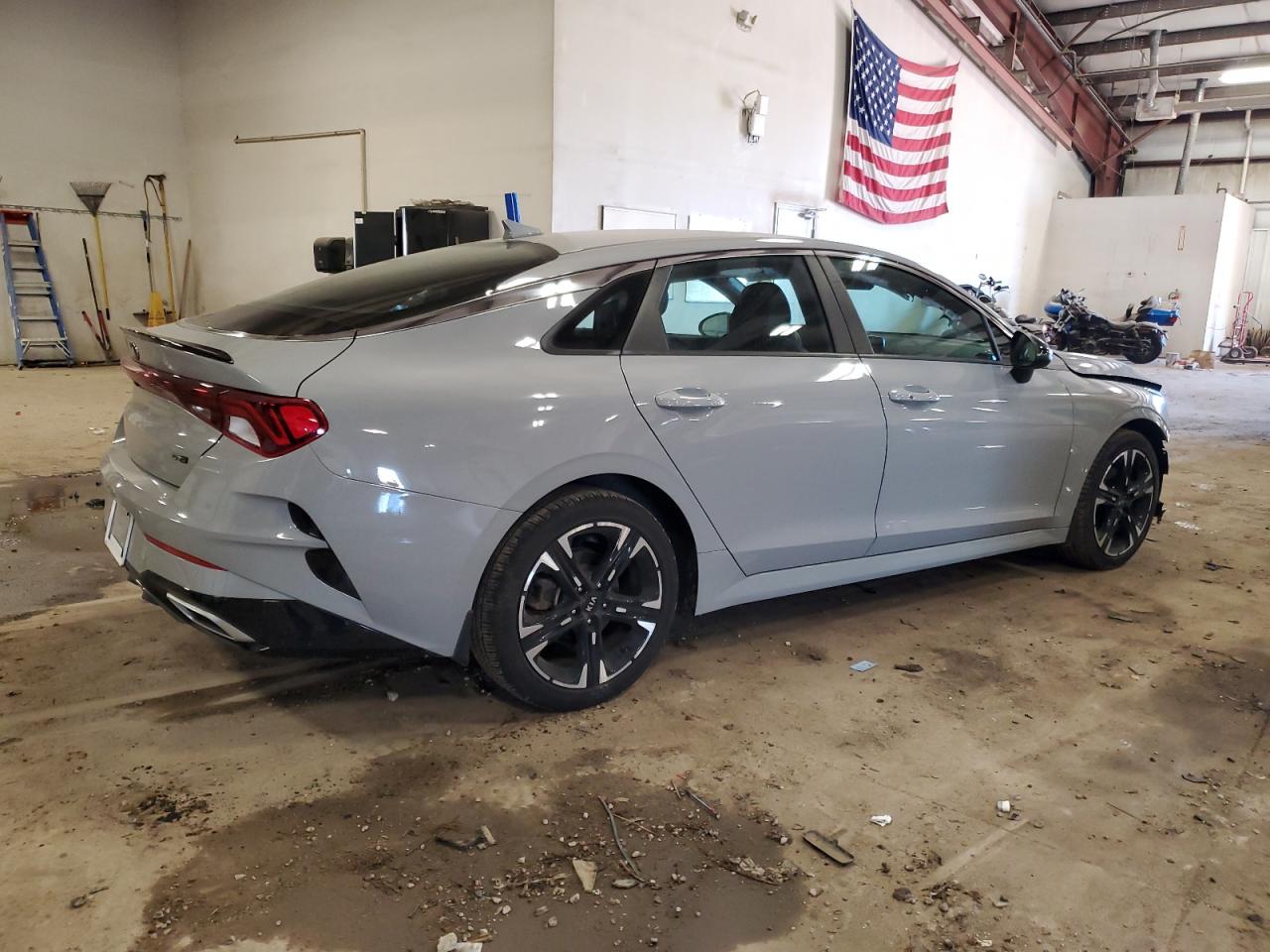 2021 Kia K5 - Image 3