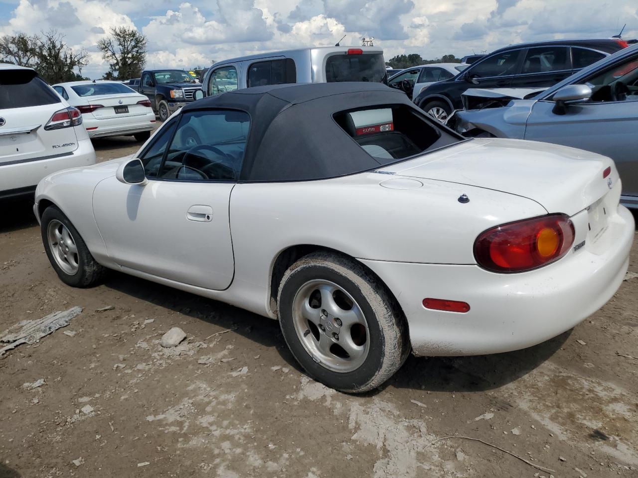 2000 Mazda MX-5 - Image 2