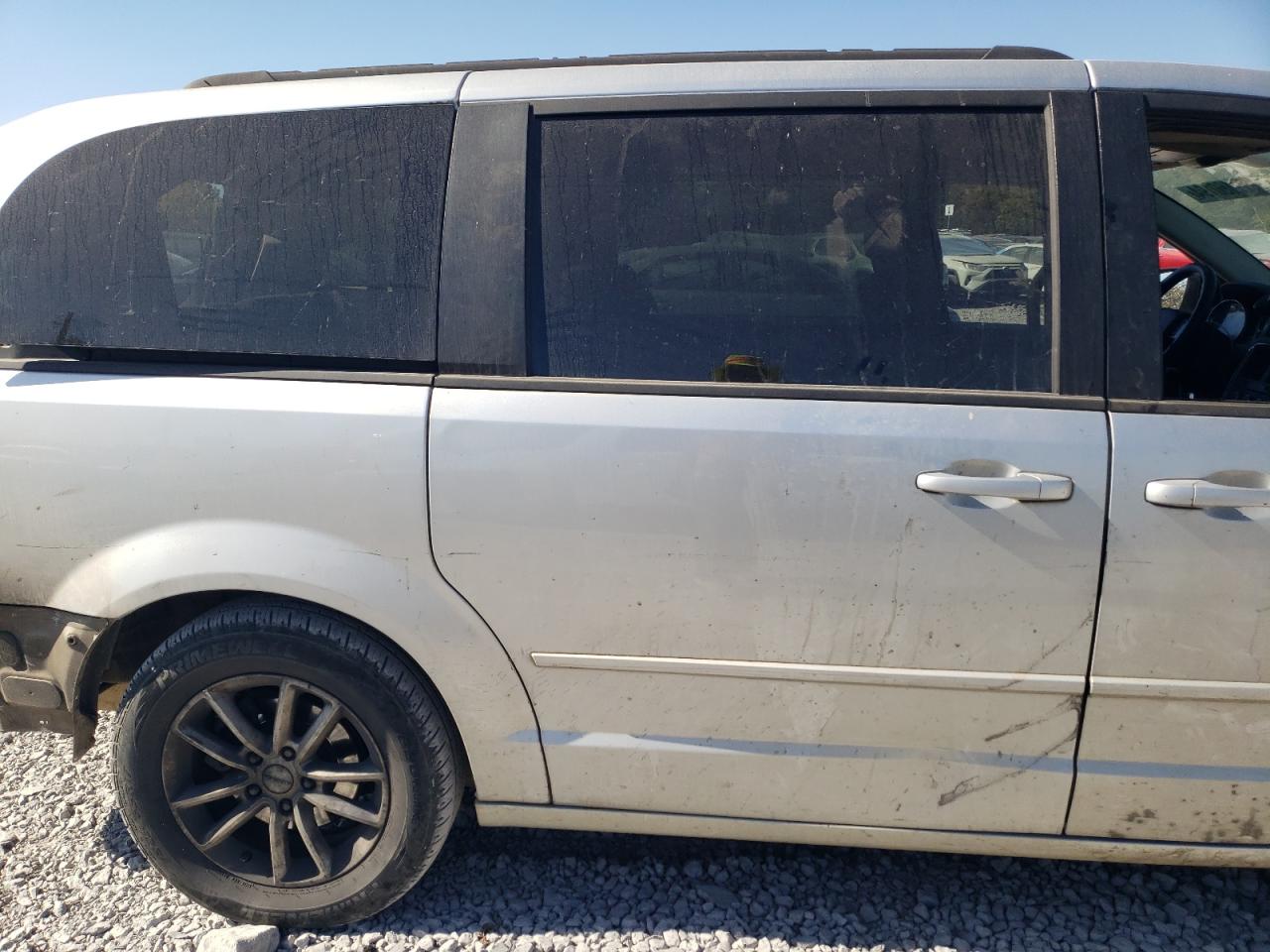2012 Dodge Caravan - Image 12