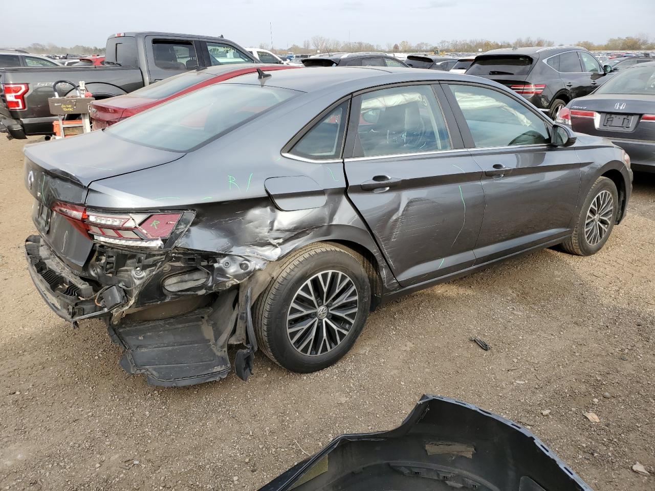 2019 Volkswagen Jetta - Image 3