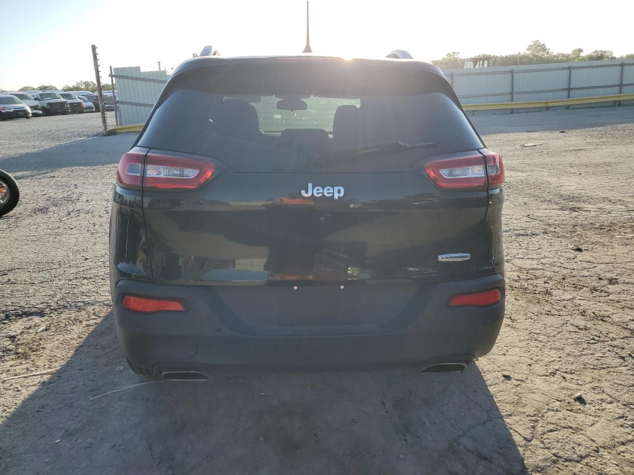 2017 Jeep Cherokee Latitude VIN: 1C4PJLCS7HW641875 Lot: 73795454