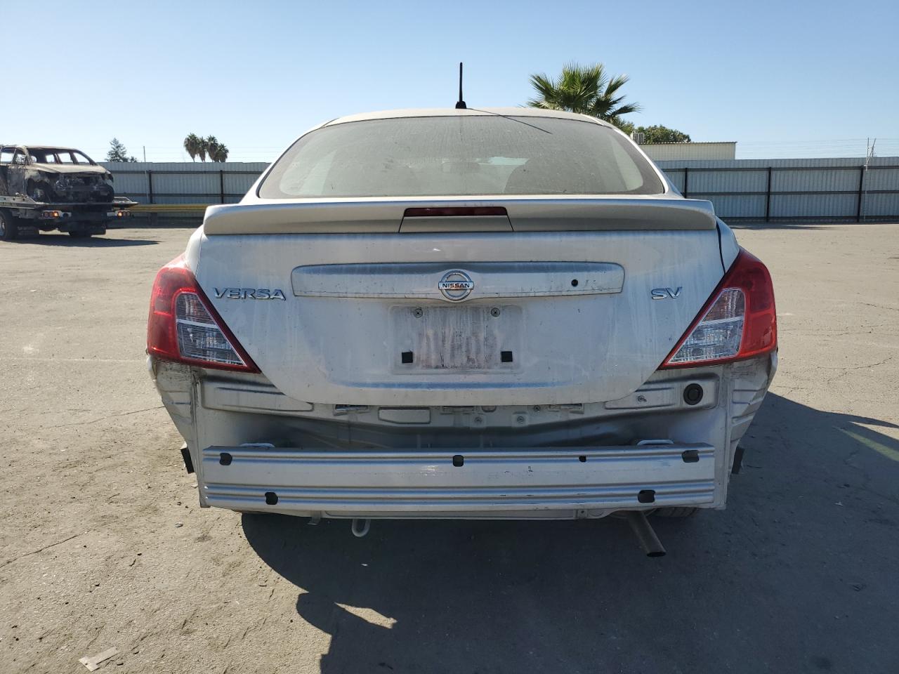 2018 Nissan Versa S VIN: 3N1CN7AP3JL873283 Lot: 76958644