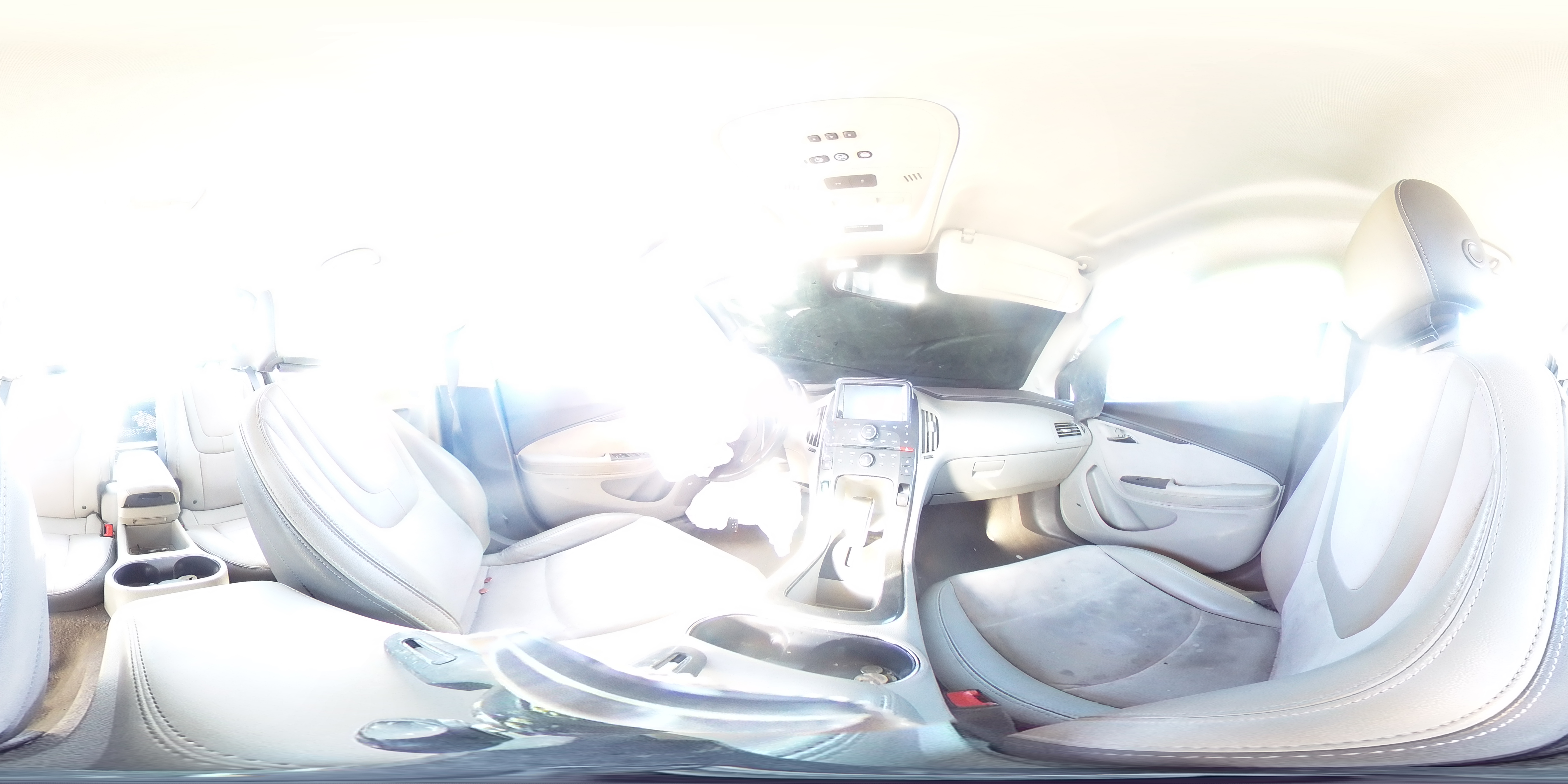 2015 Chevrolet Volt - Image 13
