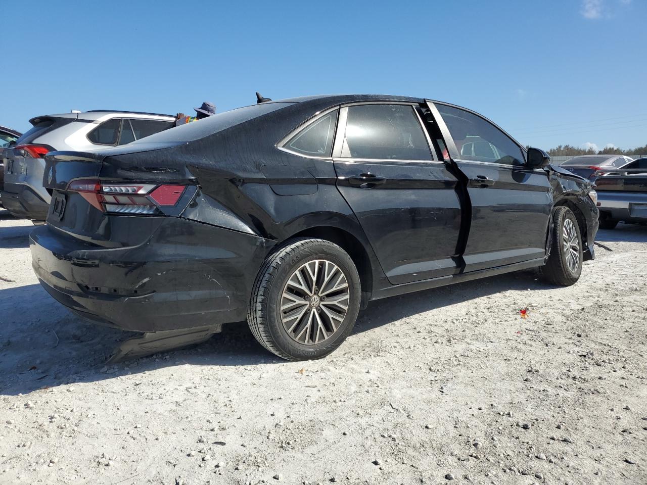 2021 Volkswagen Jetta - Image 3