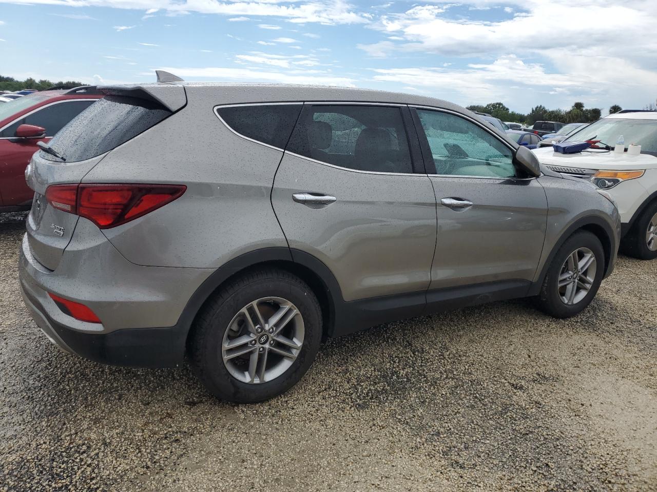 2017 Hyundai Santa Fe - Image 3