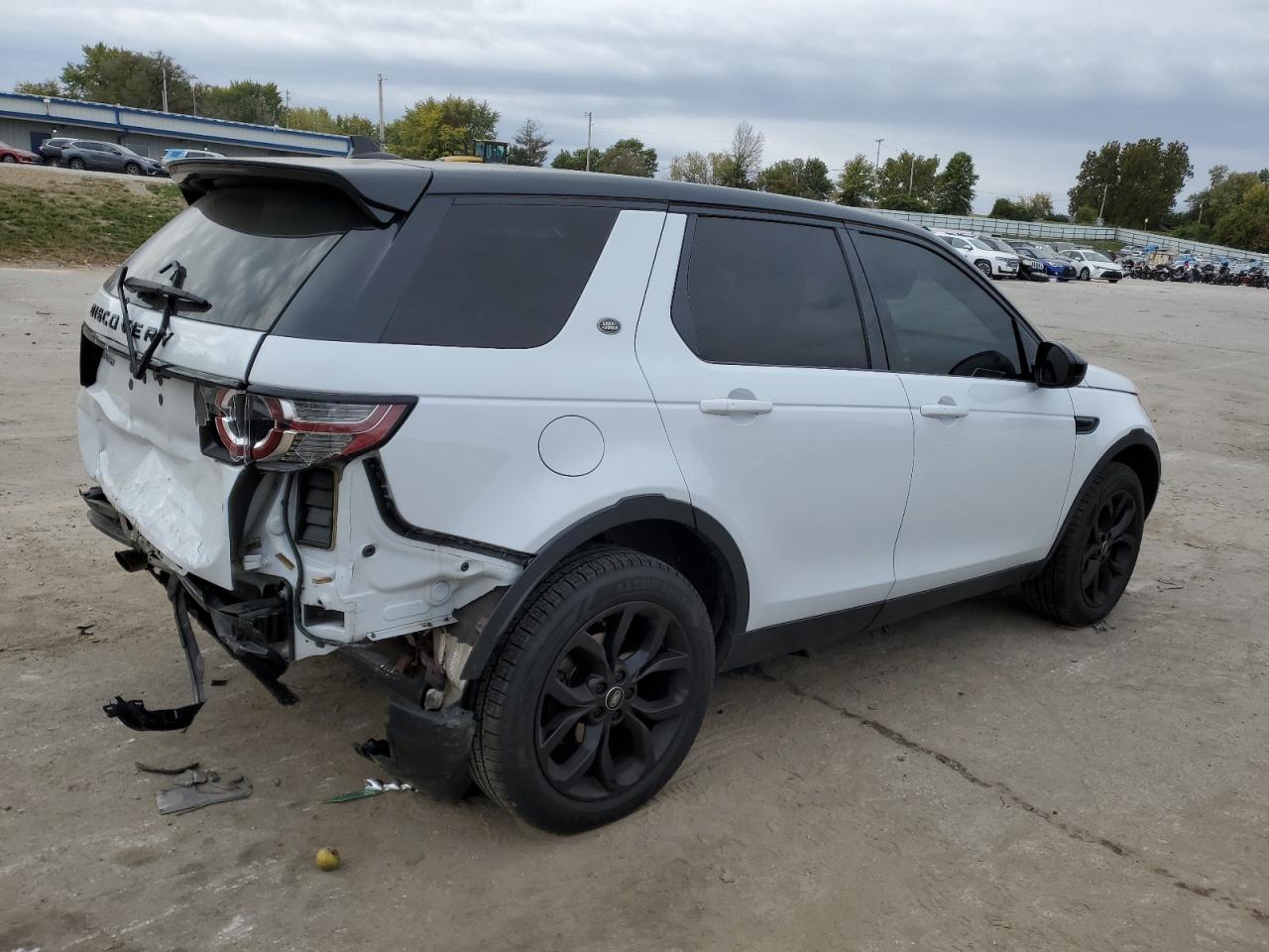 2015 Land Rover Discovery - Image 3