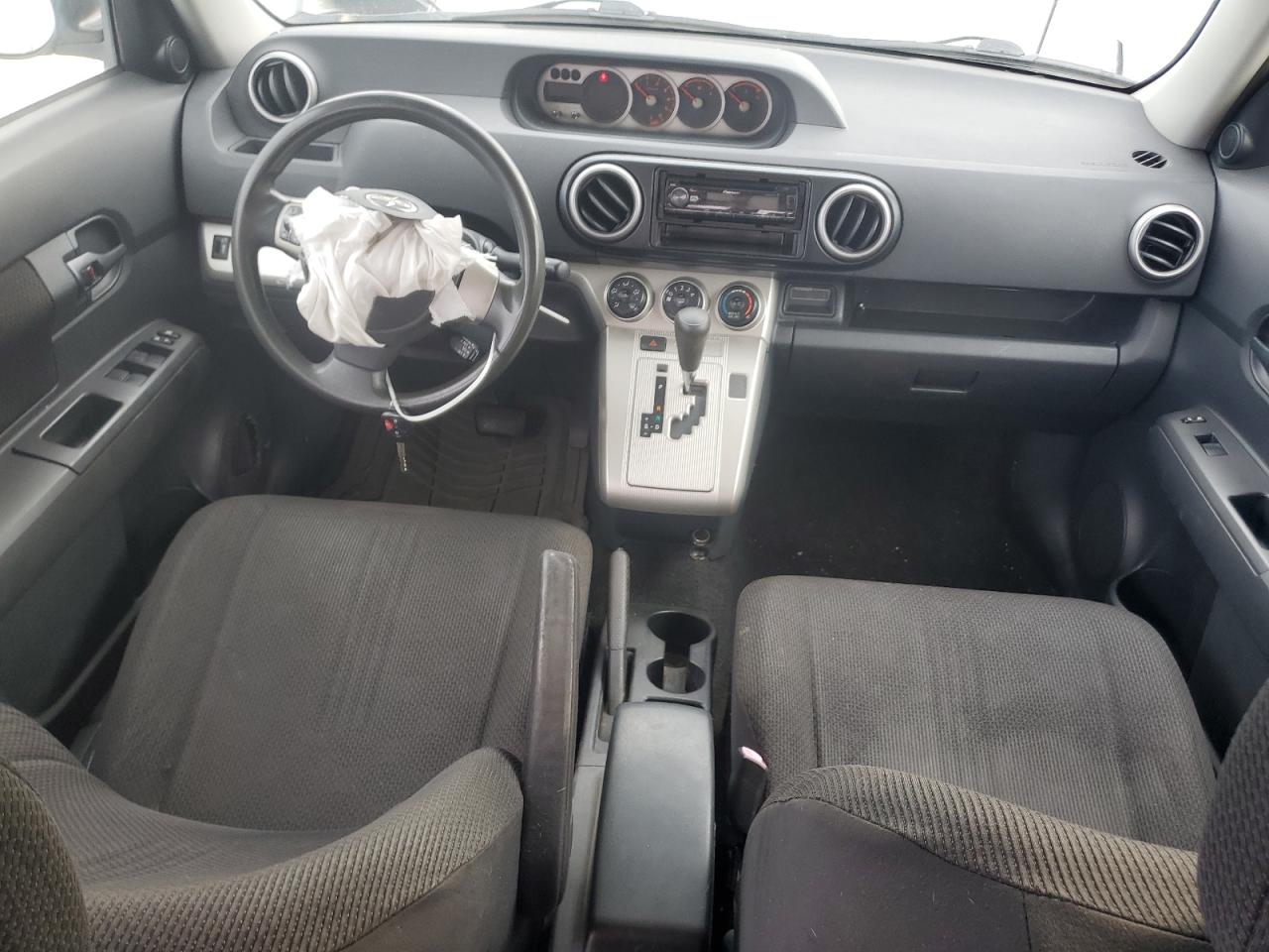 2010 Scion xB - Image 8