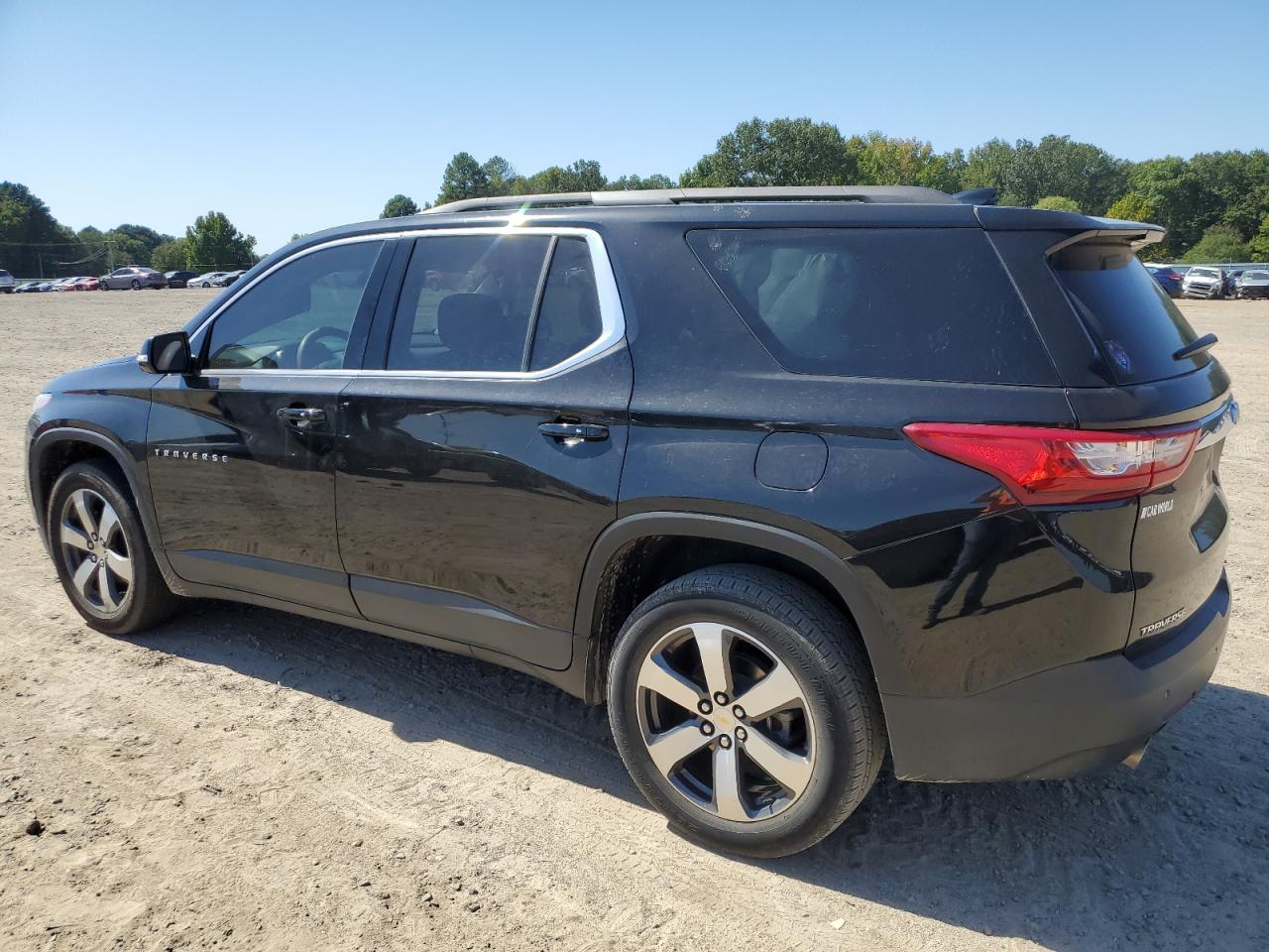 2020 Chevrolet Traverse - Image 2