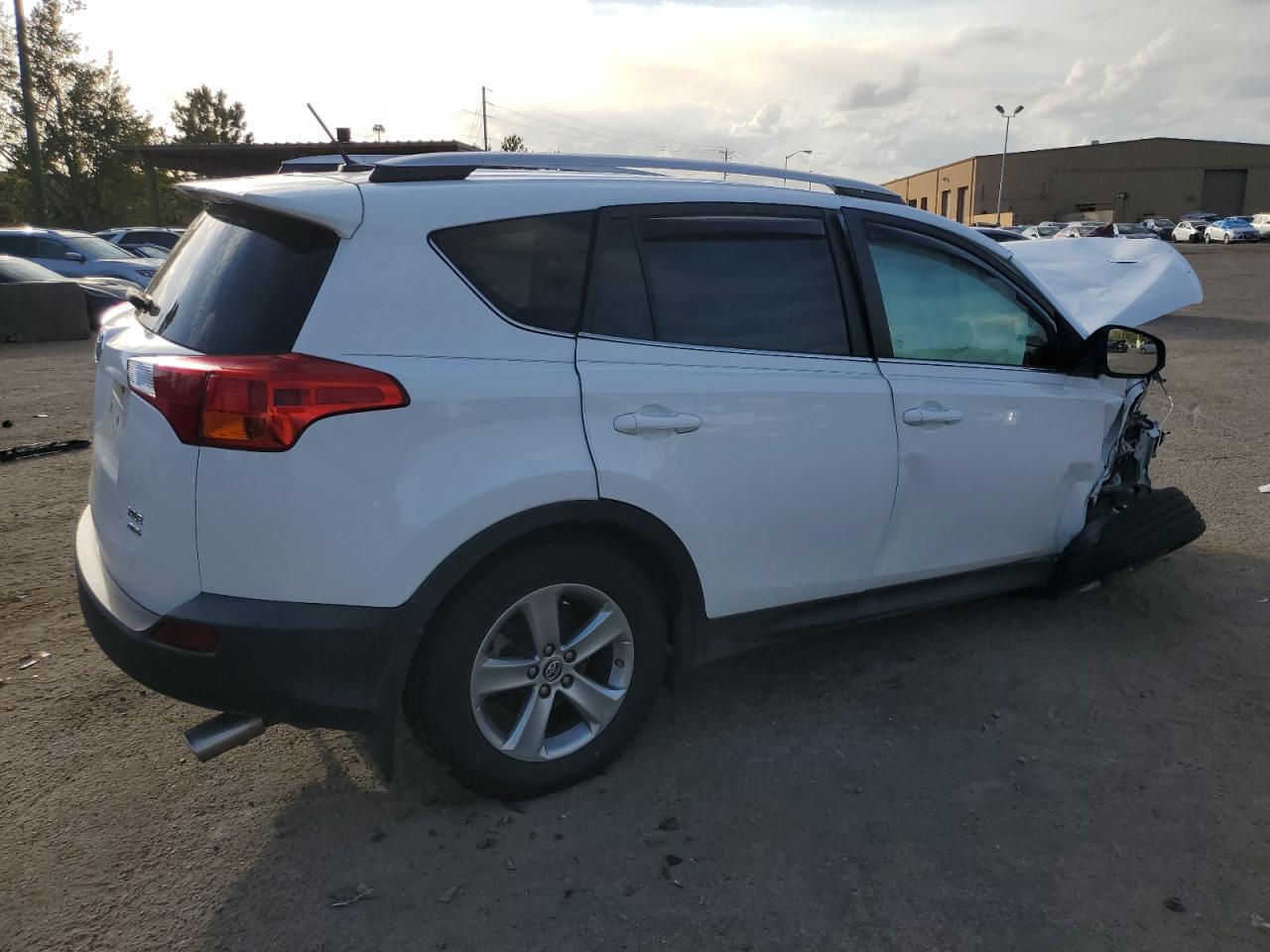 2015 Toyota RAV 4 - Image 3