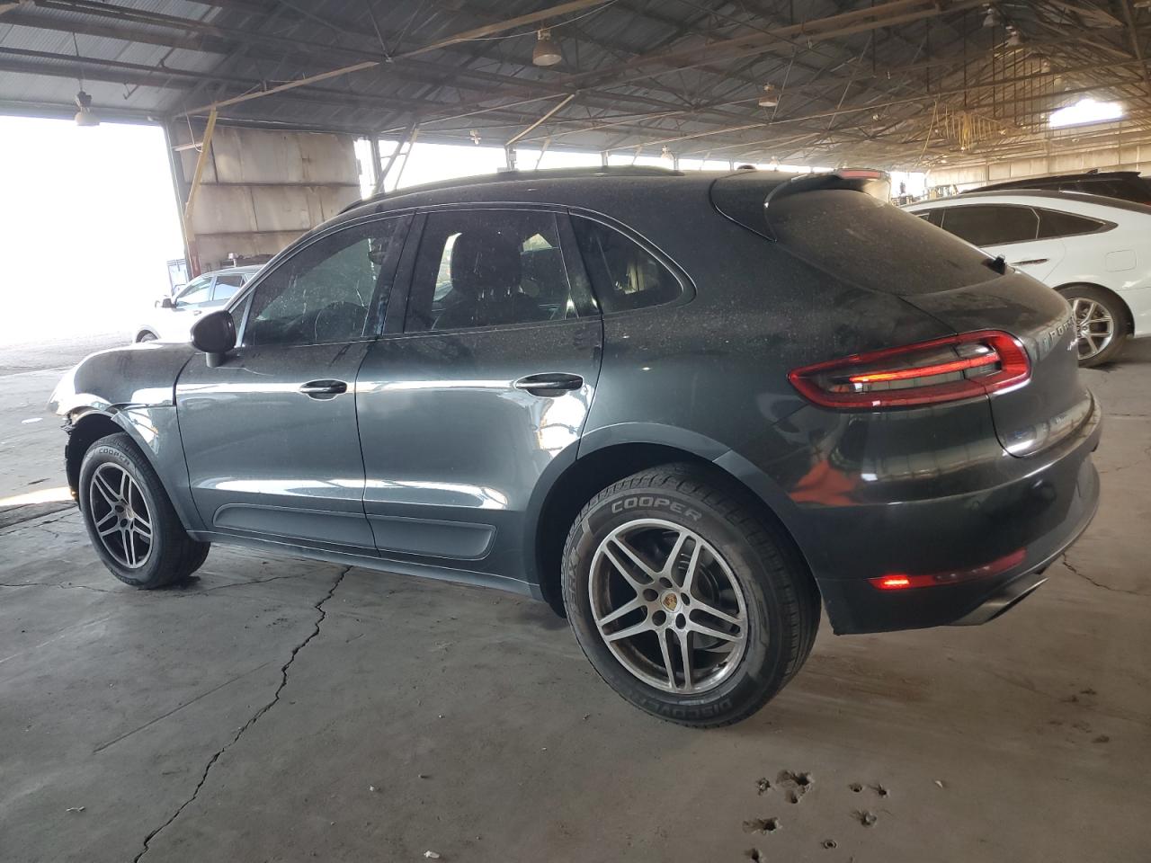 VIN WP1AA2A55JLB25520 2018 PORSCHE MACAN no.2