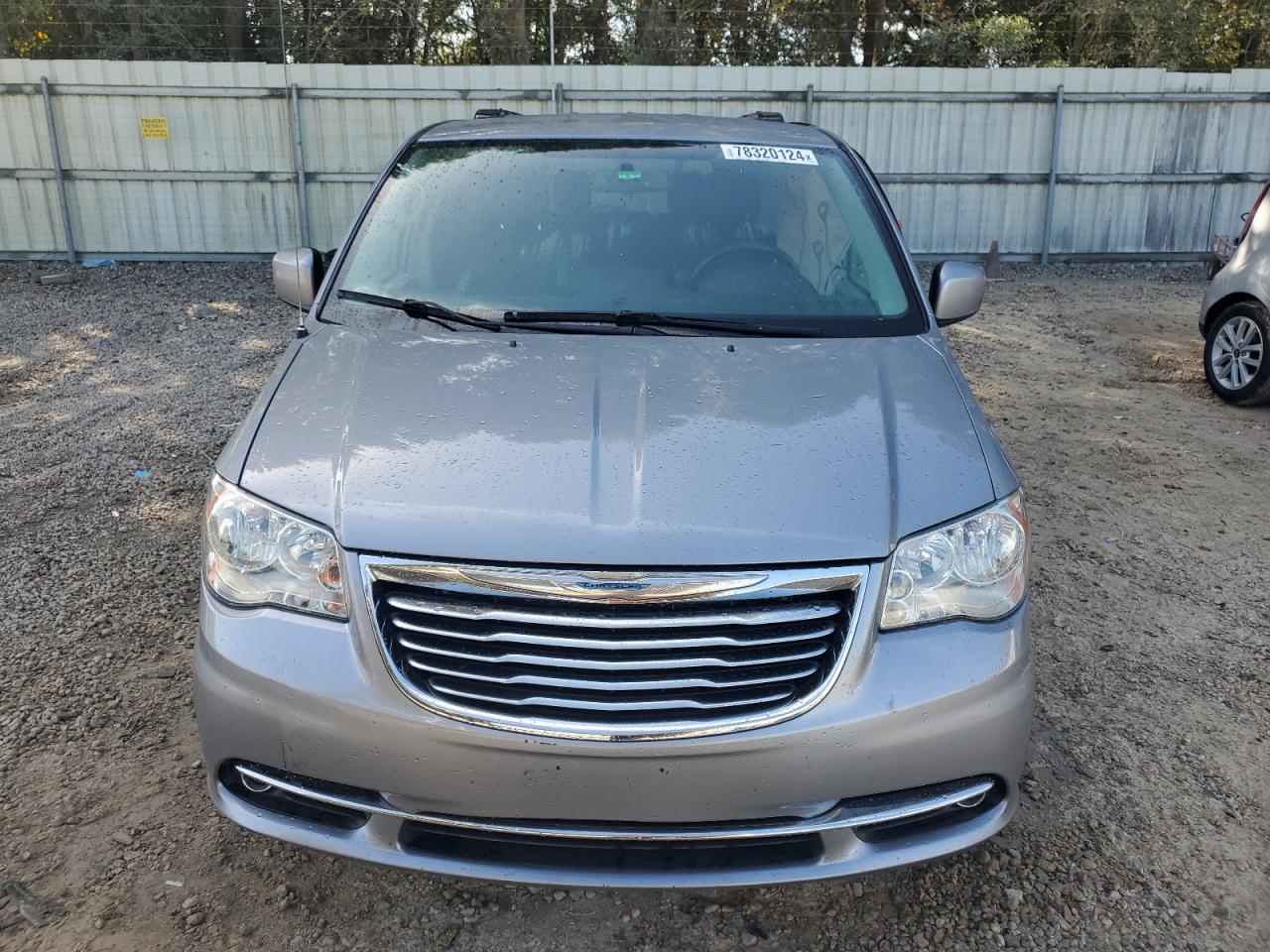 2015 Chrysler Town & Country - Image 5