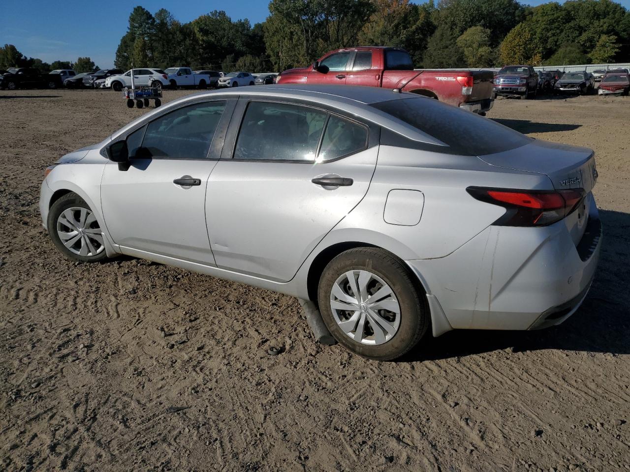 2020 Nissan Versa - Image 2