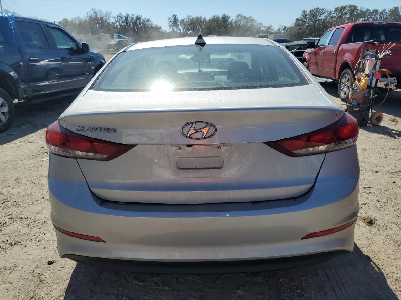 2018 Hyundai Elantra - Image 6