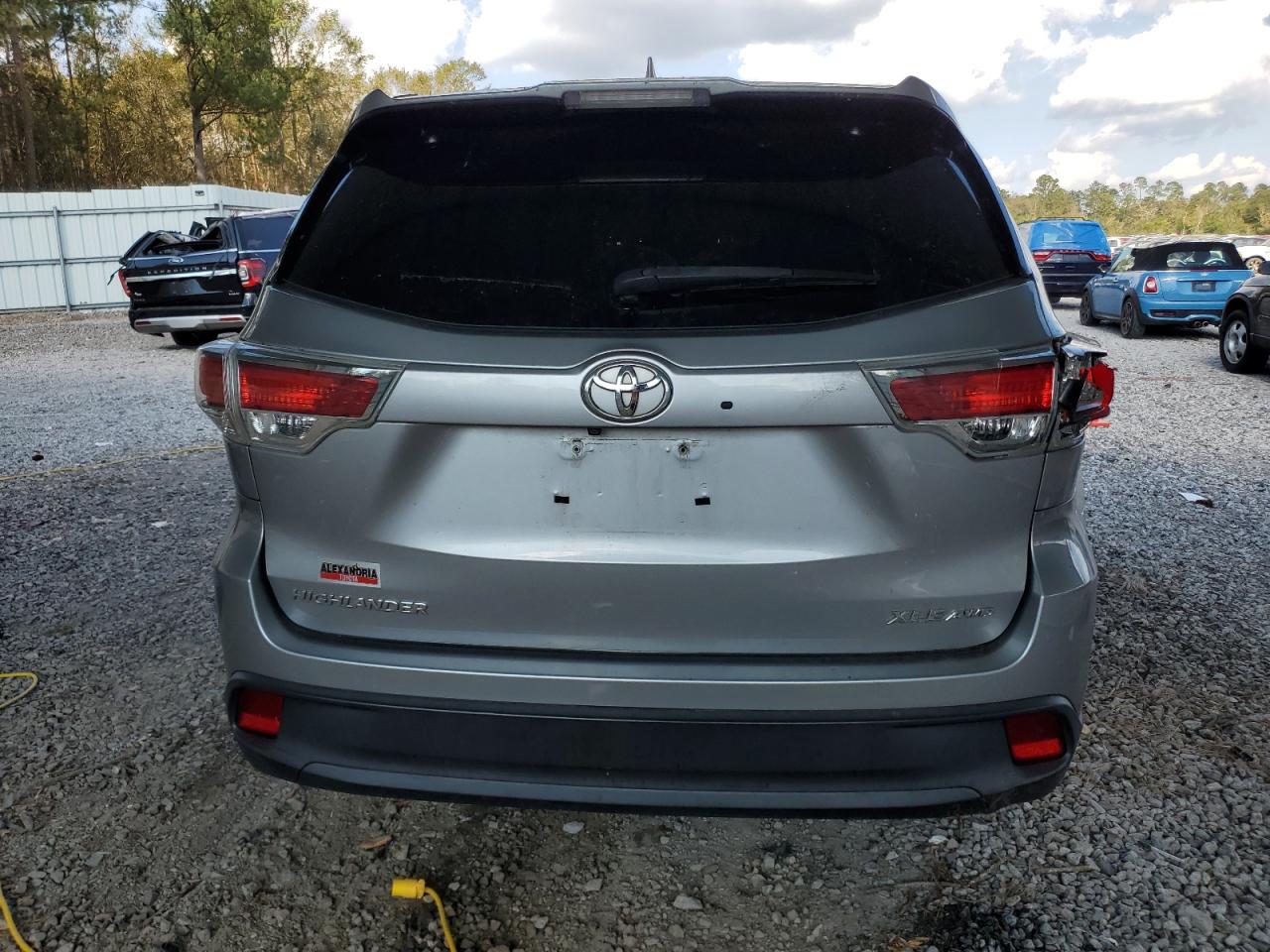 2015 Toyota Highlander Xle VIN: 5TDJKRFH4FS113441 Lot: 74817774