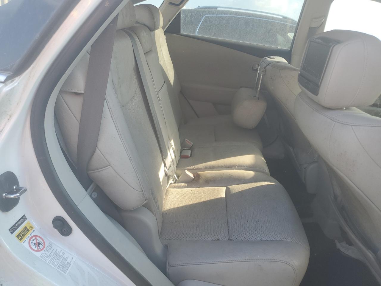 2010 Lexus RX - Image 11