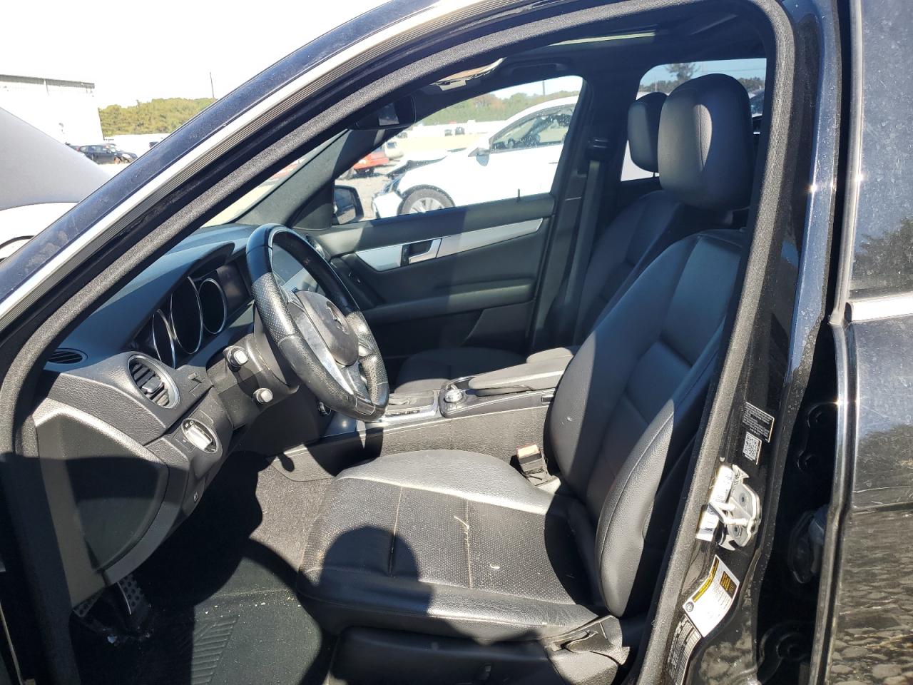 2014 Mercedes-Benz C 250 VIN: WDDGF4HB5EA963914 Lot: 75226894