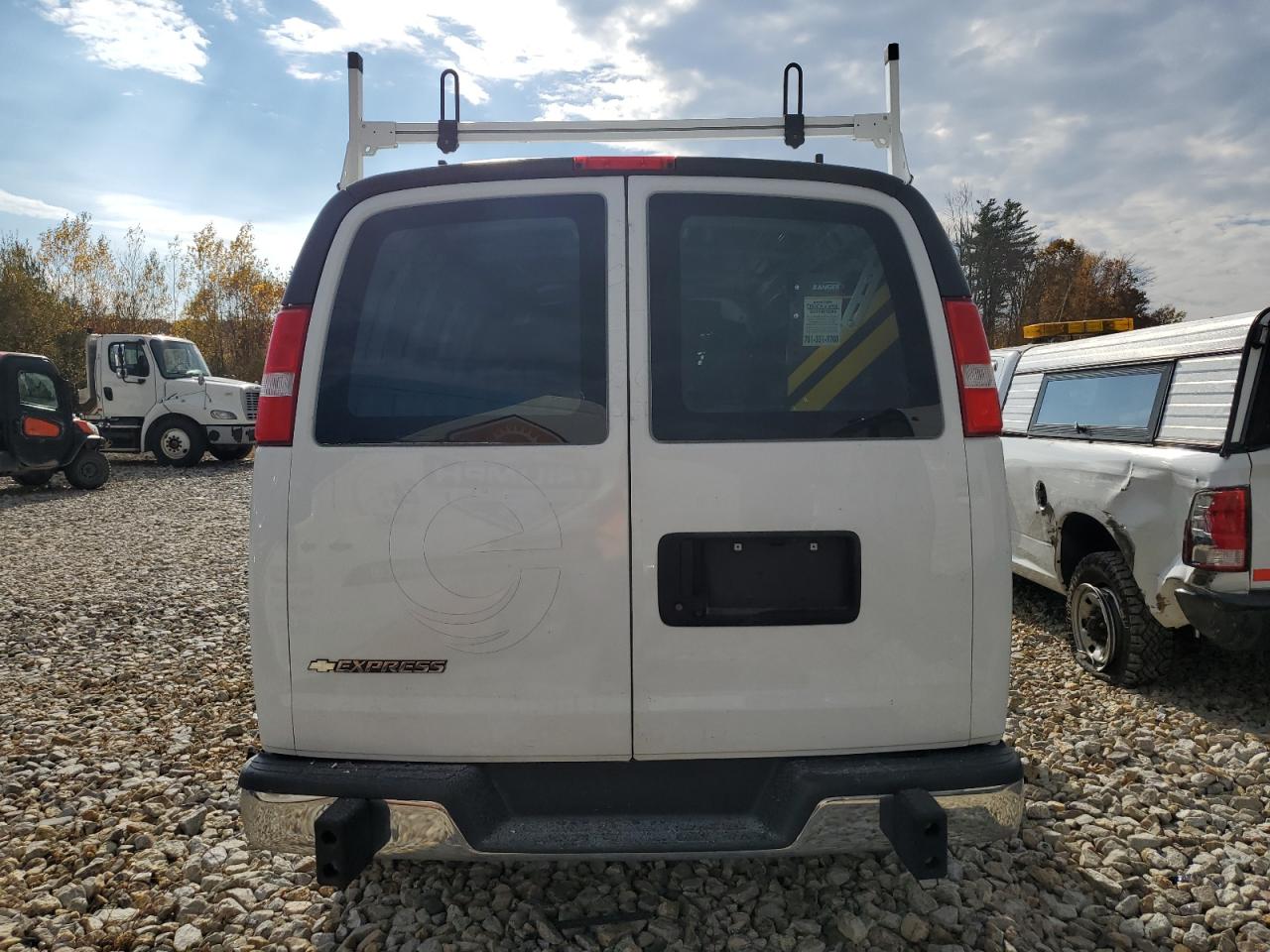 VIN 1GCWGAFG1L1269302 2020 CHEVROLET EXPRESS no.6