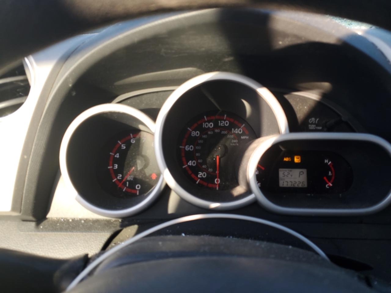 2009 Pontiac Vibe - Image 9