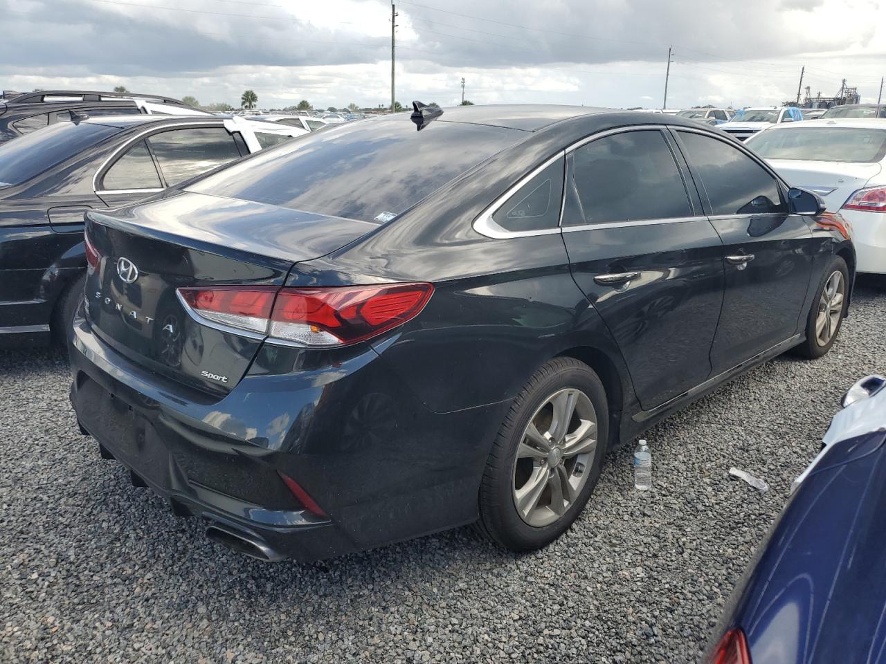 2018 Hyundai Sonata - Image 3