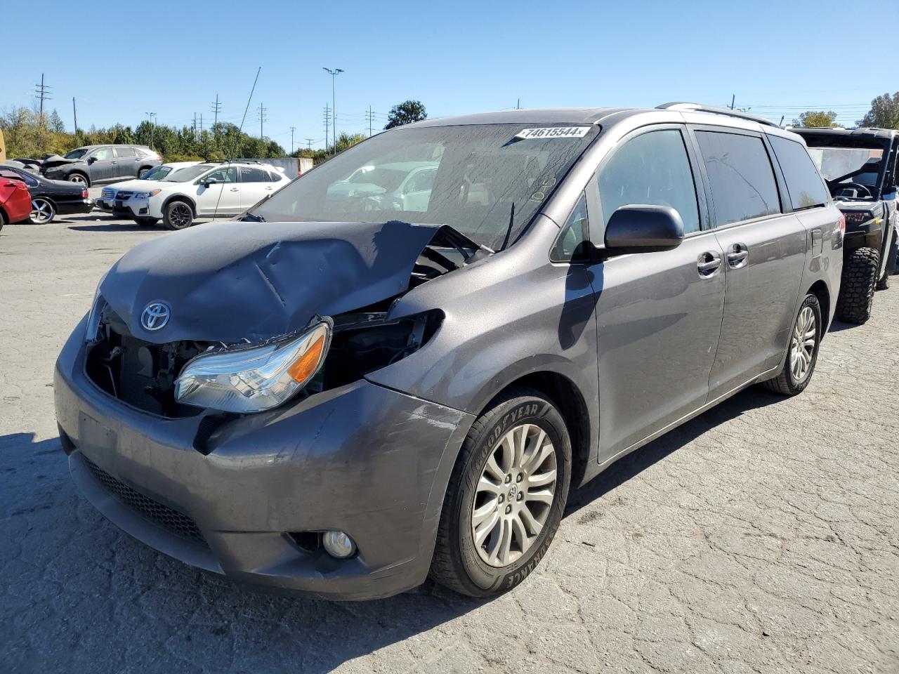 5TDYK3DC5CS205821 2012 Toyota Sienna Xle