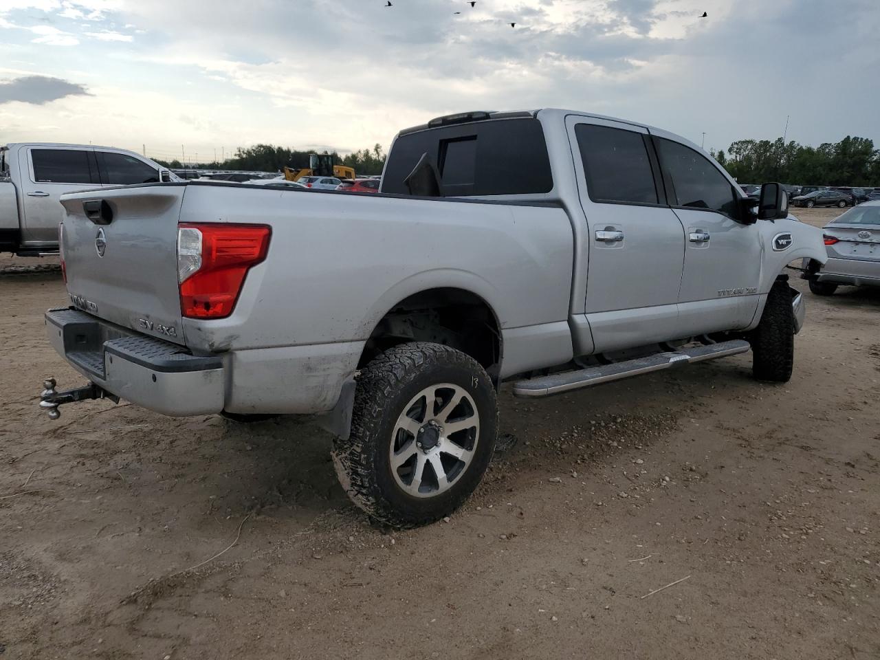 2018 Nissan Titan - Image 3