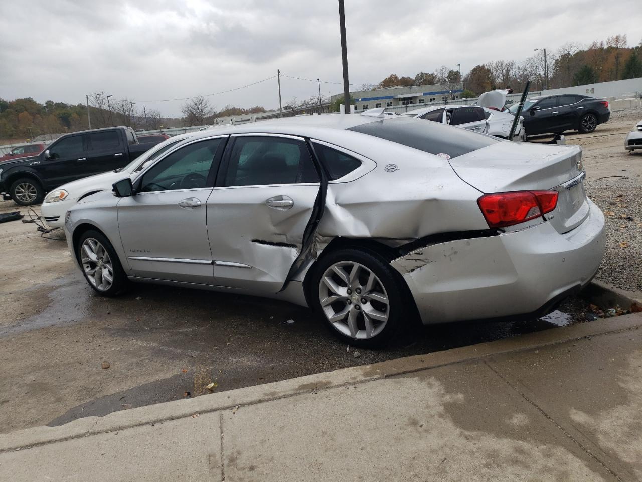 2015 Chevrolet Impala - Image 2