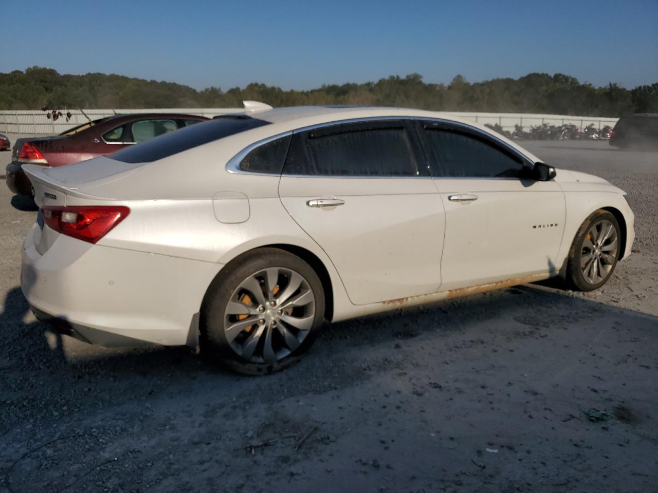 2016 Chevrolet Malibu - Image 3